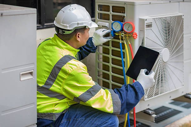 Professional Hvac technician working in Bellaire, OH
